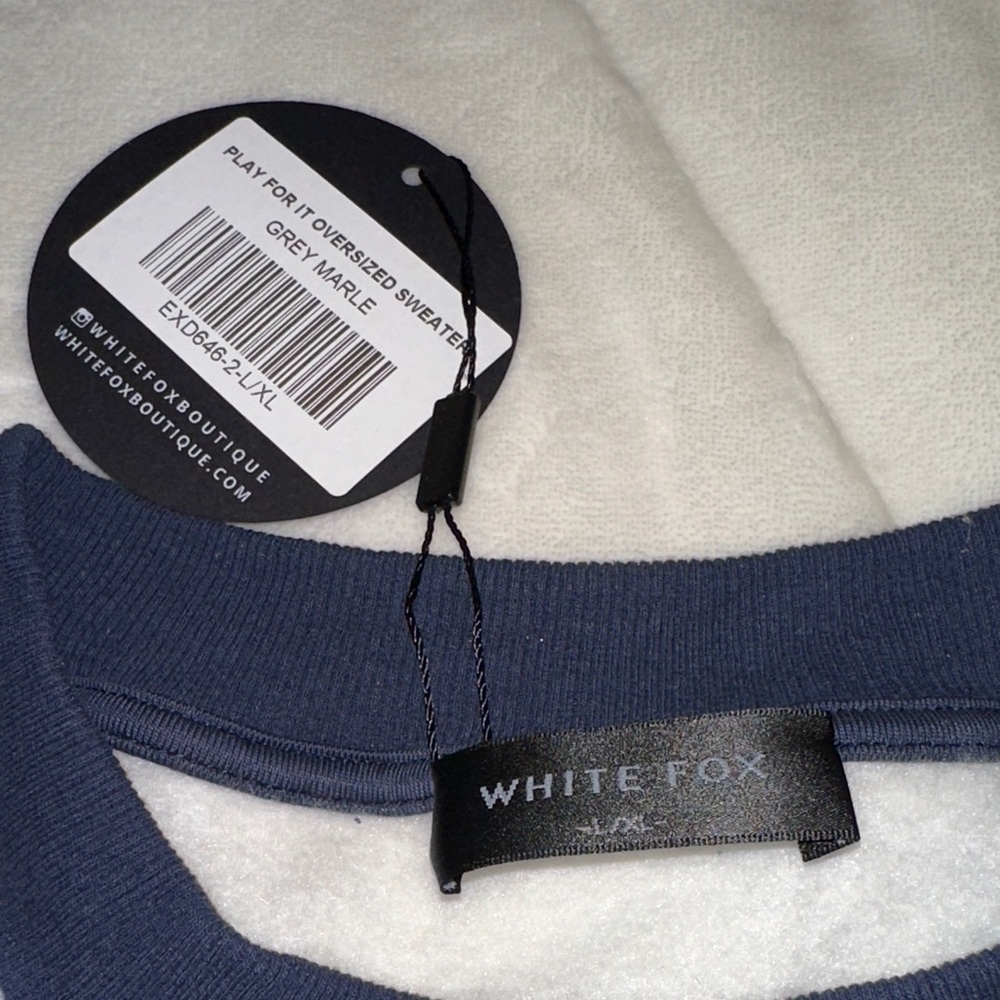 White Fox Boutique Navy and White Crewneck - Picture 3 of 3